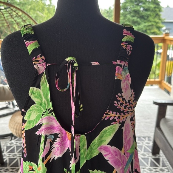 Easel Los Angeles | Tropical Print Maxi Dress - Picture 7 of 9